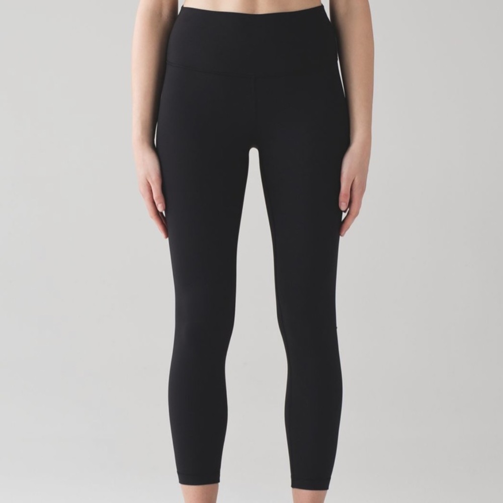 Lululemon Wunder Under 7/8 Full on Luxtreme Size 2